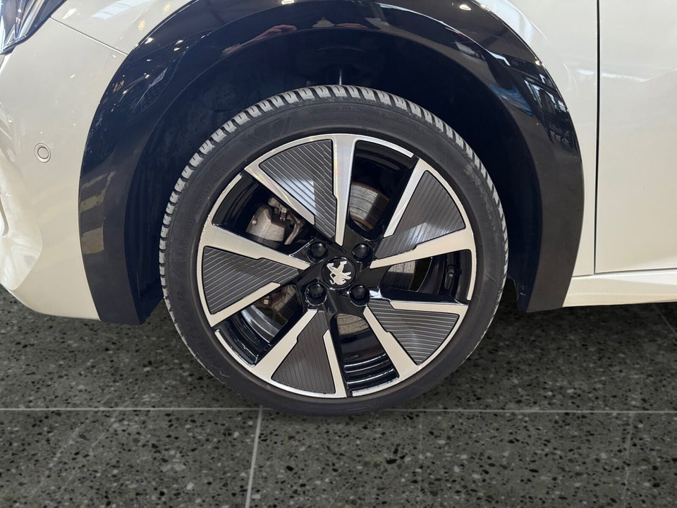 Peugeot e-208 50 GT 5d