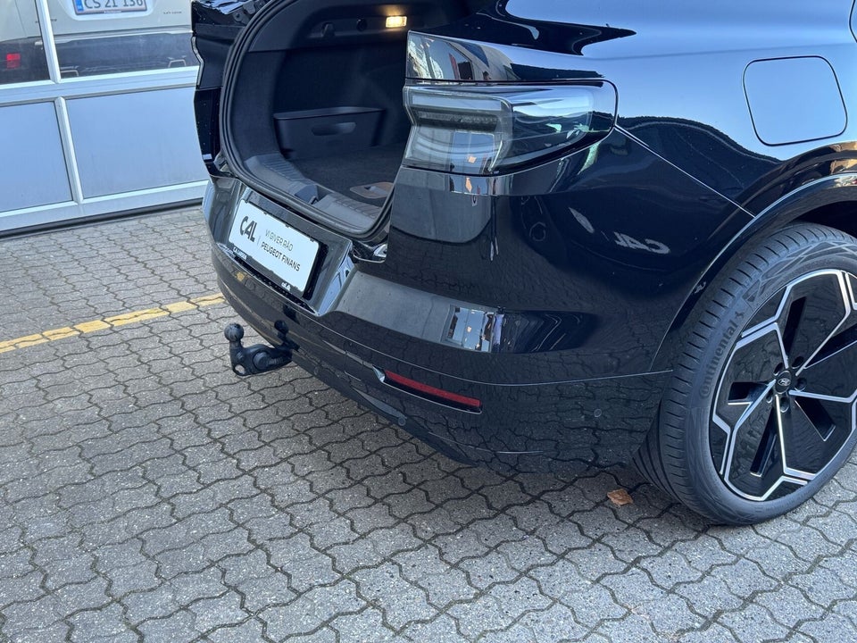 Ford Capri 77 Premium Extended Range 5d