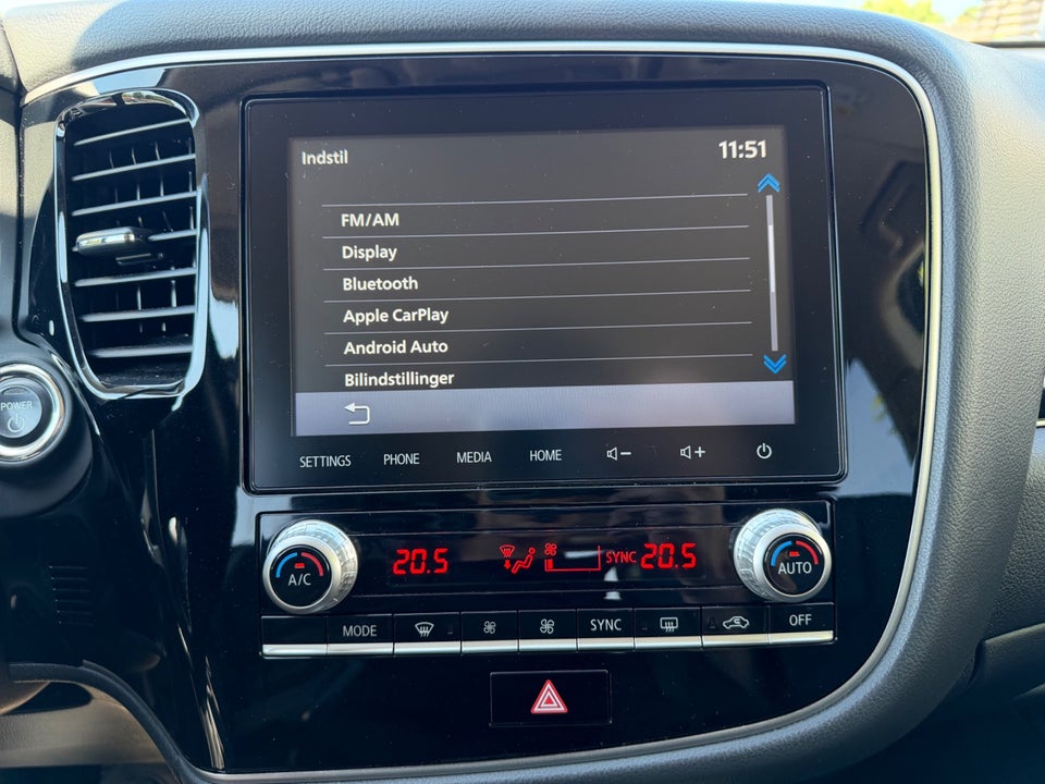 Mitsubishi Outlander 2,4 PHEV Inform CVT 4WD 5d