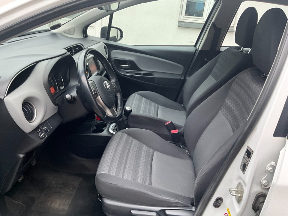 Toyota Yaris 1,0 VVT-i T2 5d