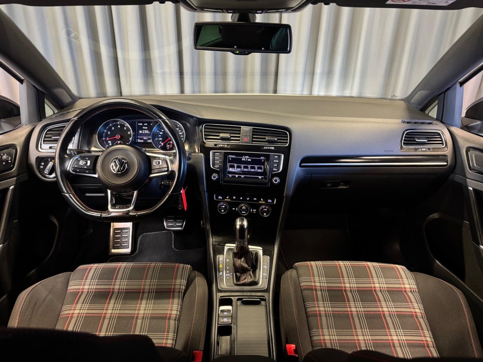 VW Golf VII 2,0 GTi Performance DSG BMT 5d