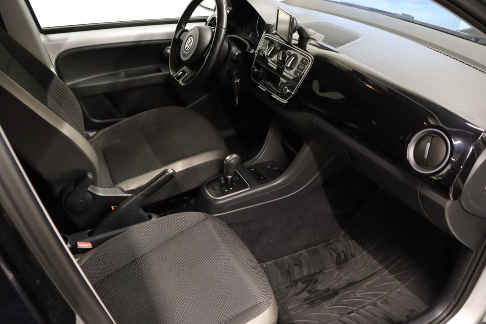 VW Up! 1,0 75 High Up! ASG 3d