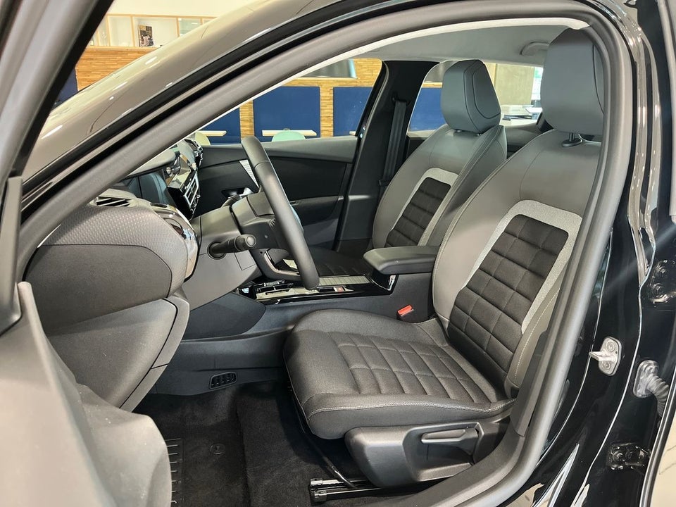 Citroën ë-C4 X 54 Plus 4d