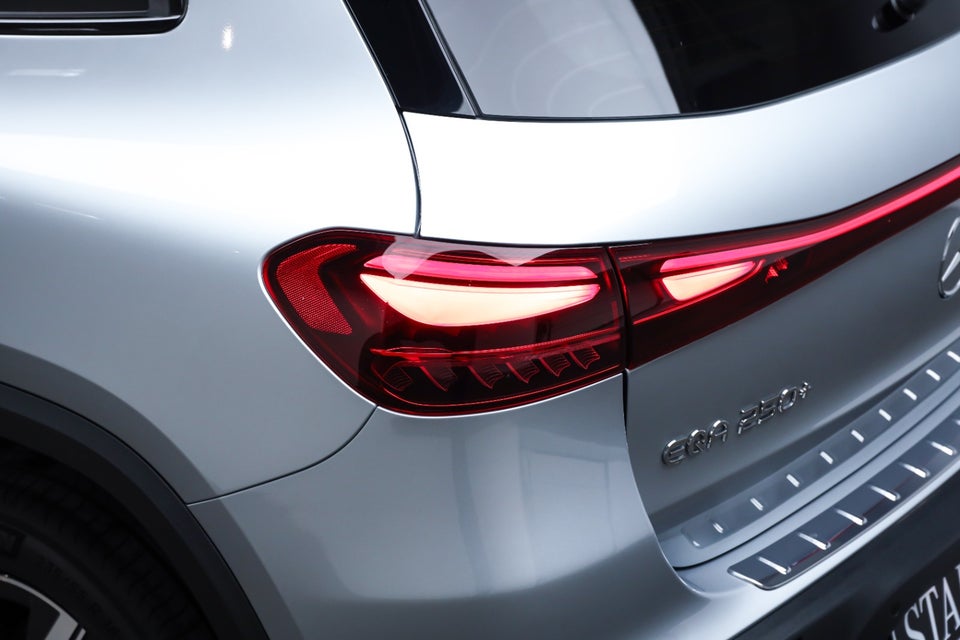 Mercedes EQA250+ Electric Art 5d