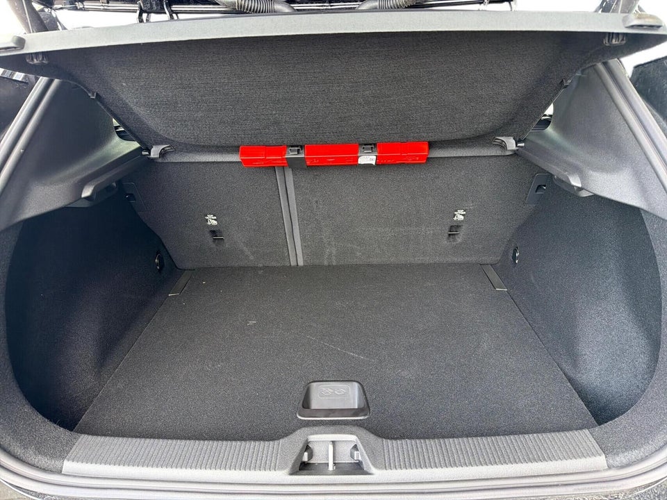 Volvo EX30 Extended Range Black Edition 5d