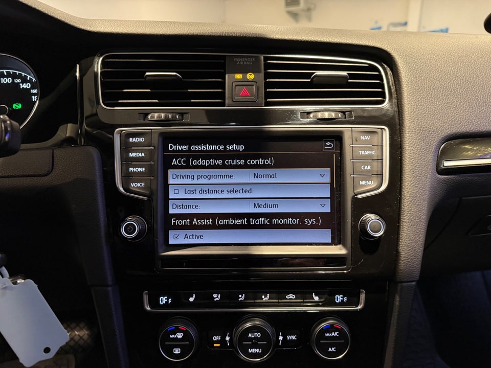 VW Golf VII 2,0 TDi 150 Comfortline Variant BM 5d