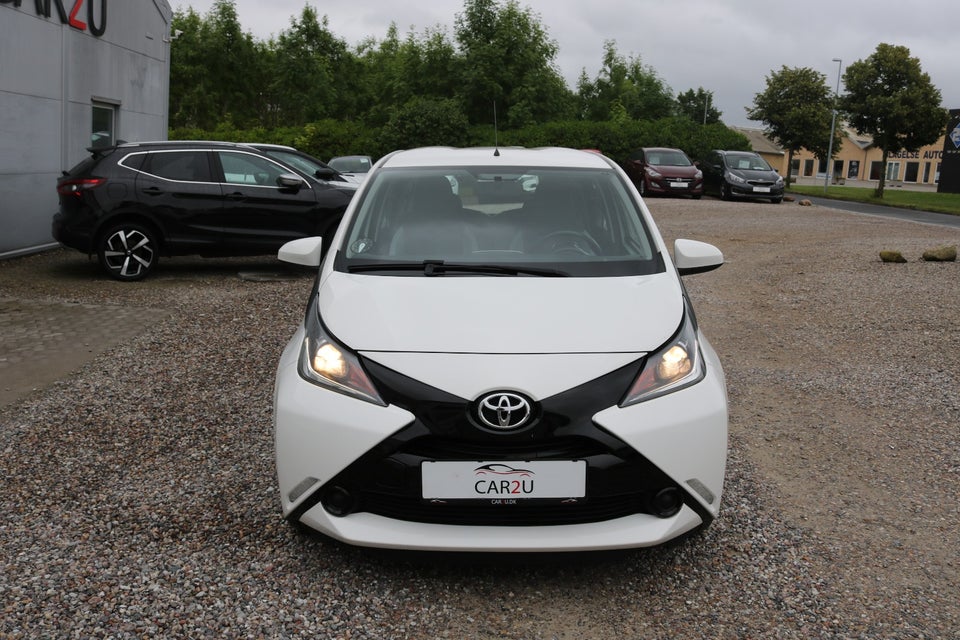 Toyota Aygo 1,0 VVT-i x-play x-touch 5d