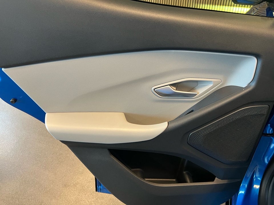 Ford Capri 77 Premium Extended Range 5d