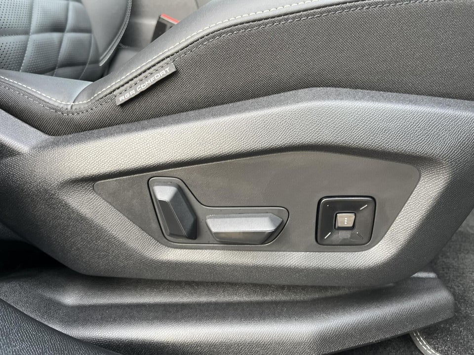 Peugeot e-3008 77 GT 5d