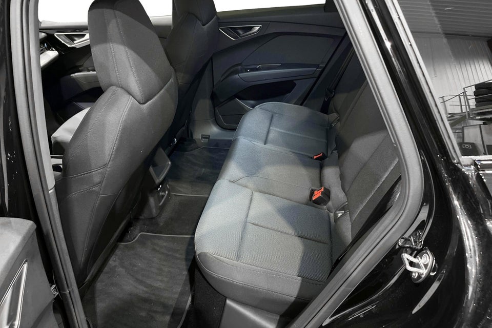 Audi Q4 e-tron 40 Progress 5d