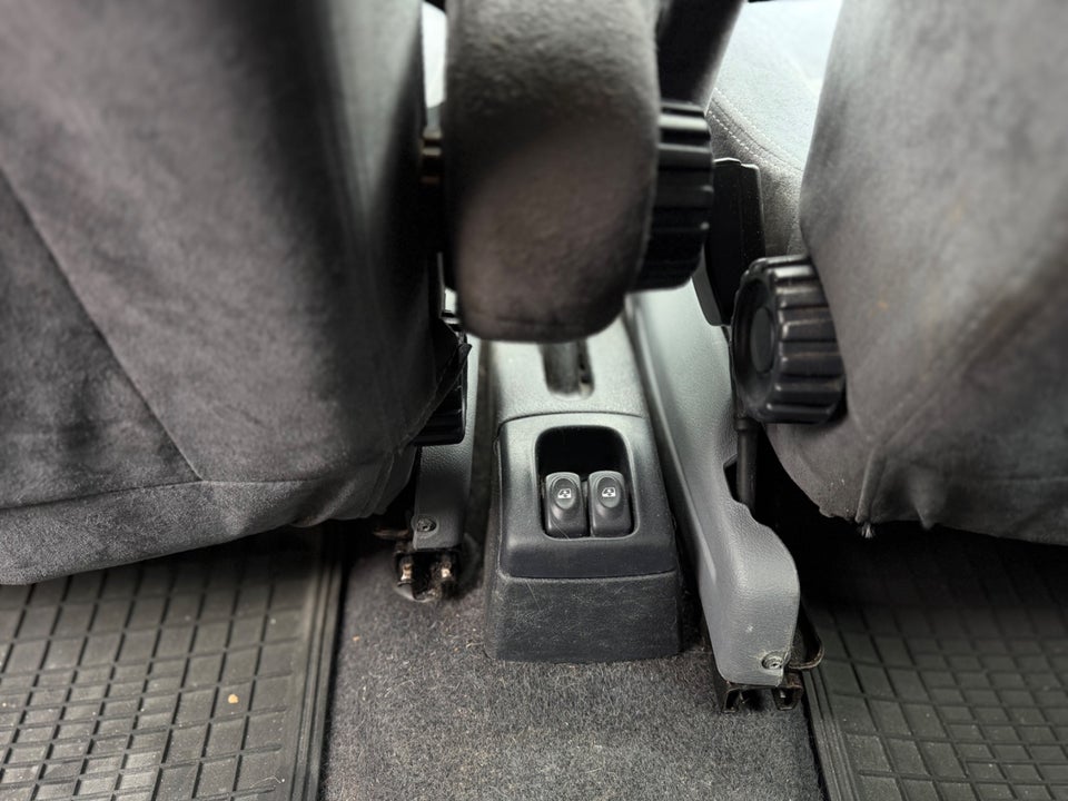 Renault Megane I 1,6 16V Expression 5d