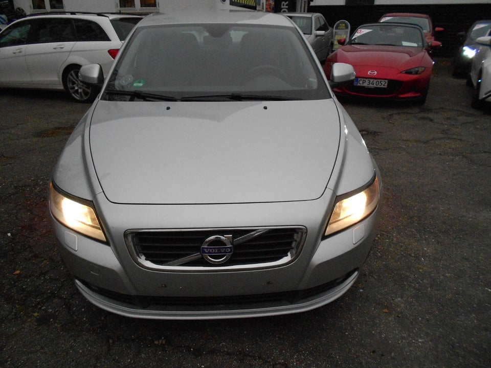 Volvo S40 1,6 D2 115 Momentum 5d