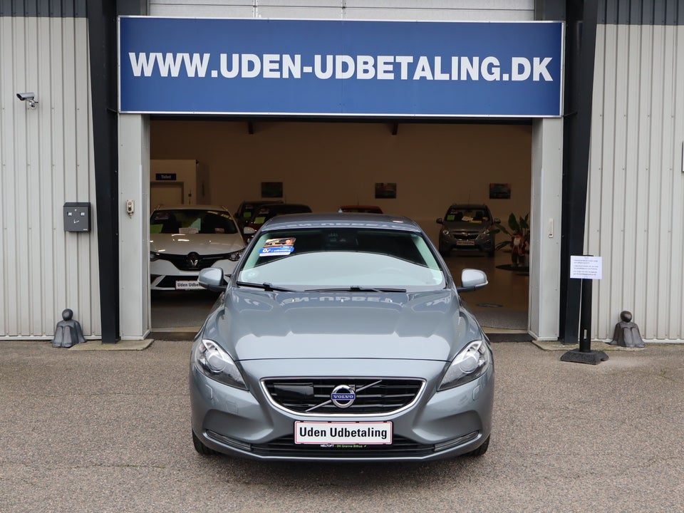 Volvo V40 2,0 D3 150 Momentum aut. 5d