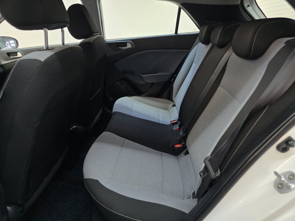 Hyundai i20 1,25 Move 5d