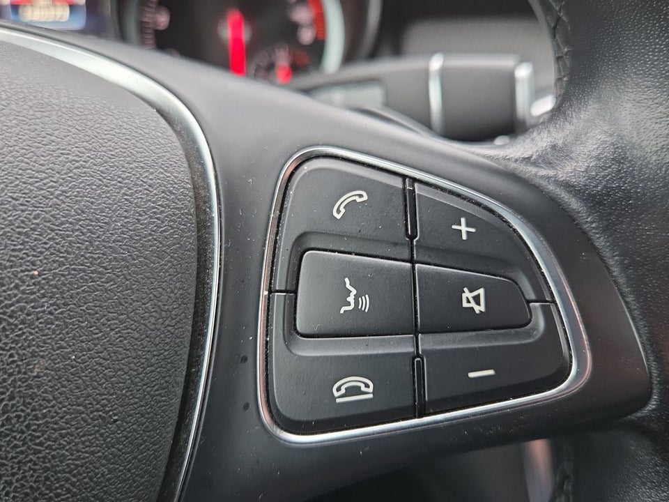 Mercedes GLA200 1,6 aut. 5d