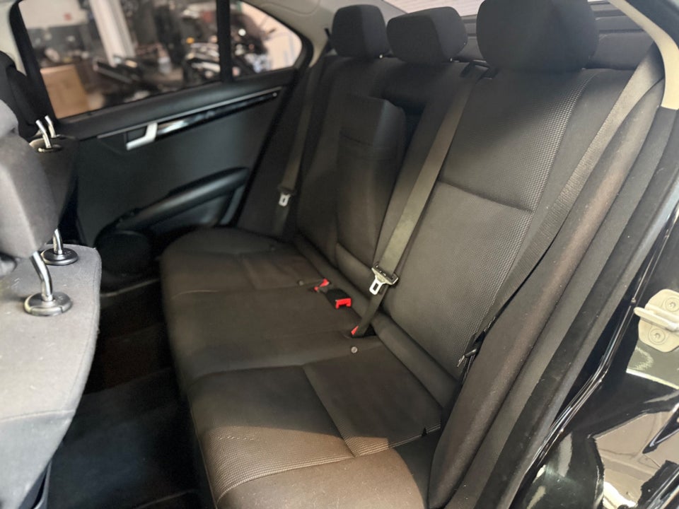 Mercedes C200 2,2 CDi BE 4d