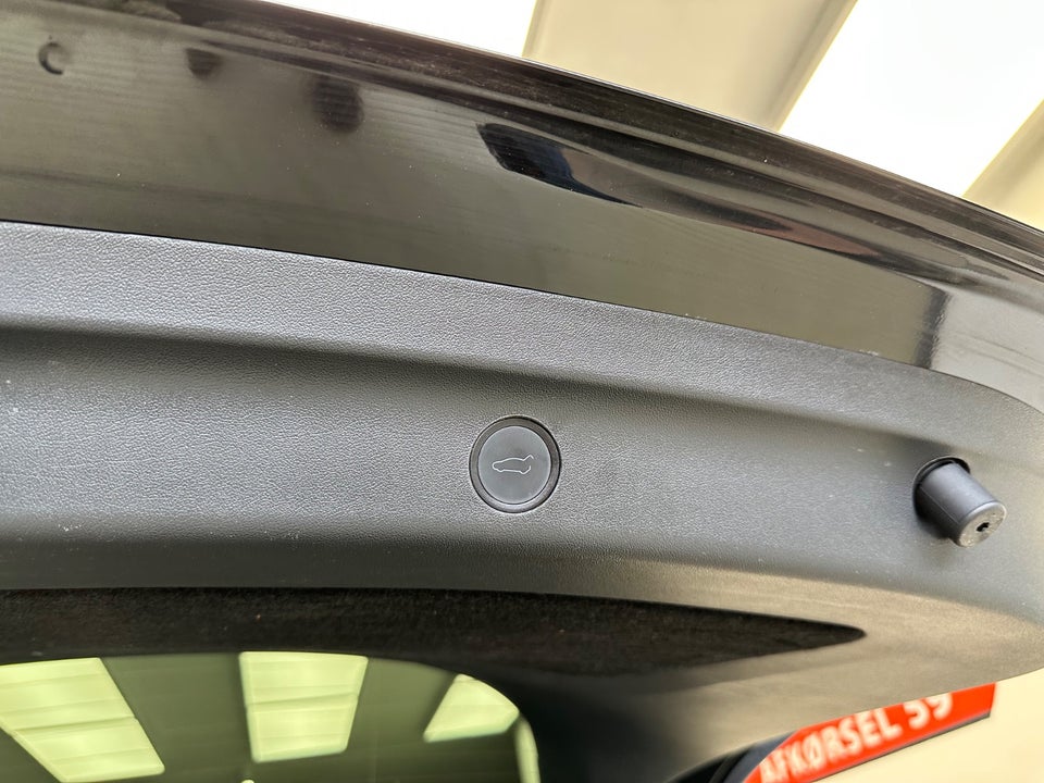 Tesla Model Y RWD 5d