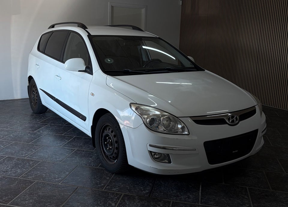 Hyundai i30 1,6 CRDi 115 Classic CW 5d