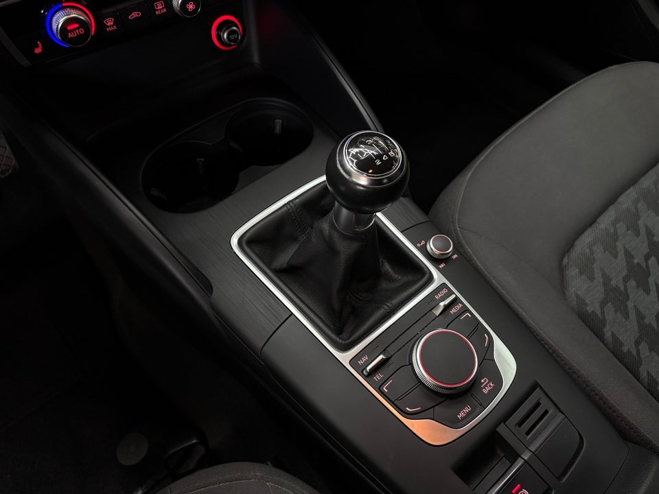 Audi A3 1,4 TFSi 125 Ambiente Sportback 5d