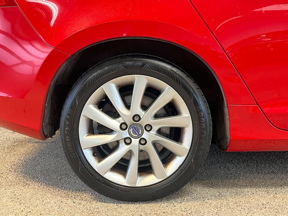 Volvo V60 2,0 D4 190 Summum aut. 5d