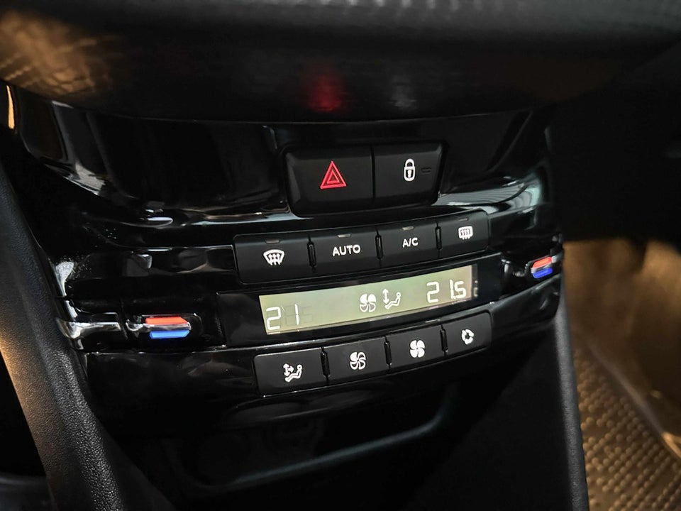 Peugeot 208 1,6 BlueHDi 100 Allure Sky 5d