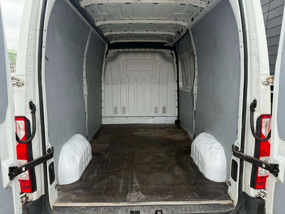 Renault Master III T33 2,3 dCi 125 L2H2 Kassevogn 4d