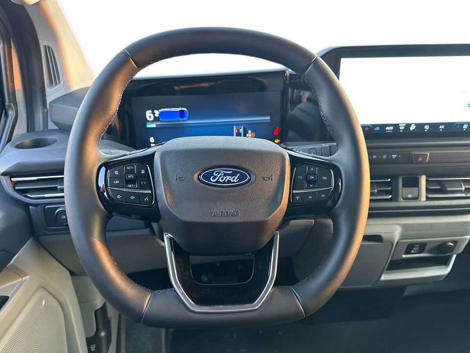 Ford E-Transit Custom 340L 64 Limited