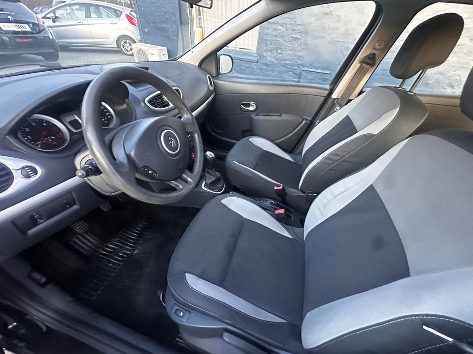 Renault Clio III 1,5 dCi 75 Avantage Sport Tourer 5d