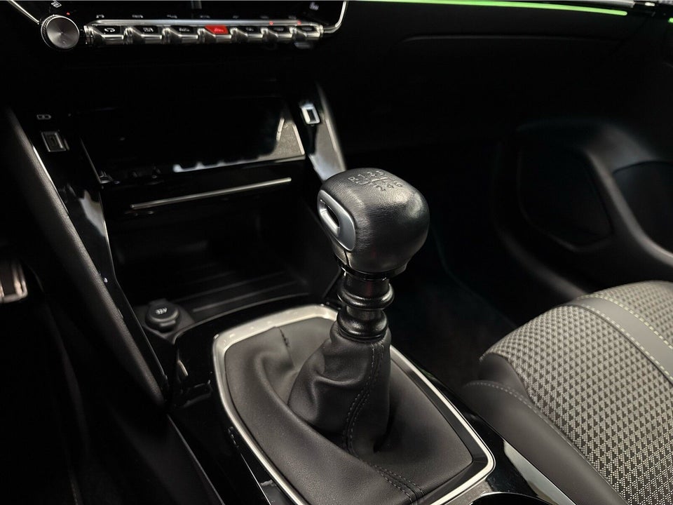 Peugeot 208 1,2 PureTech 100 GT 5d