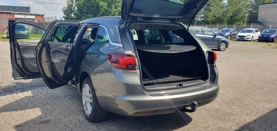 Opel Astra 1,6 CDTi 136 Dynamic Sports Tourer 5d
