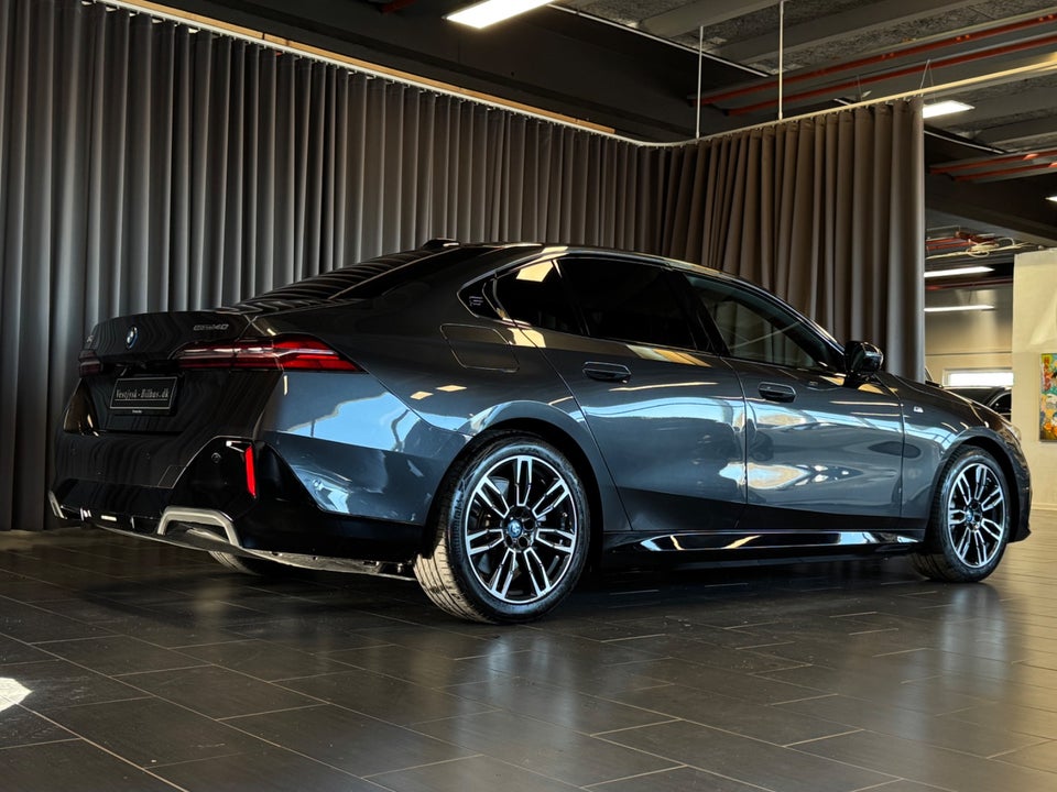 BMW i5 eDrive40 M-Sport 4d