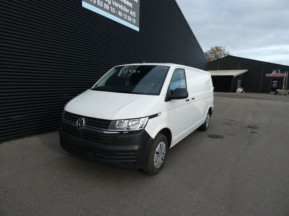 VW Transporter 2,0 TDi 110 Kassevogn lang