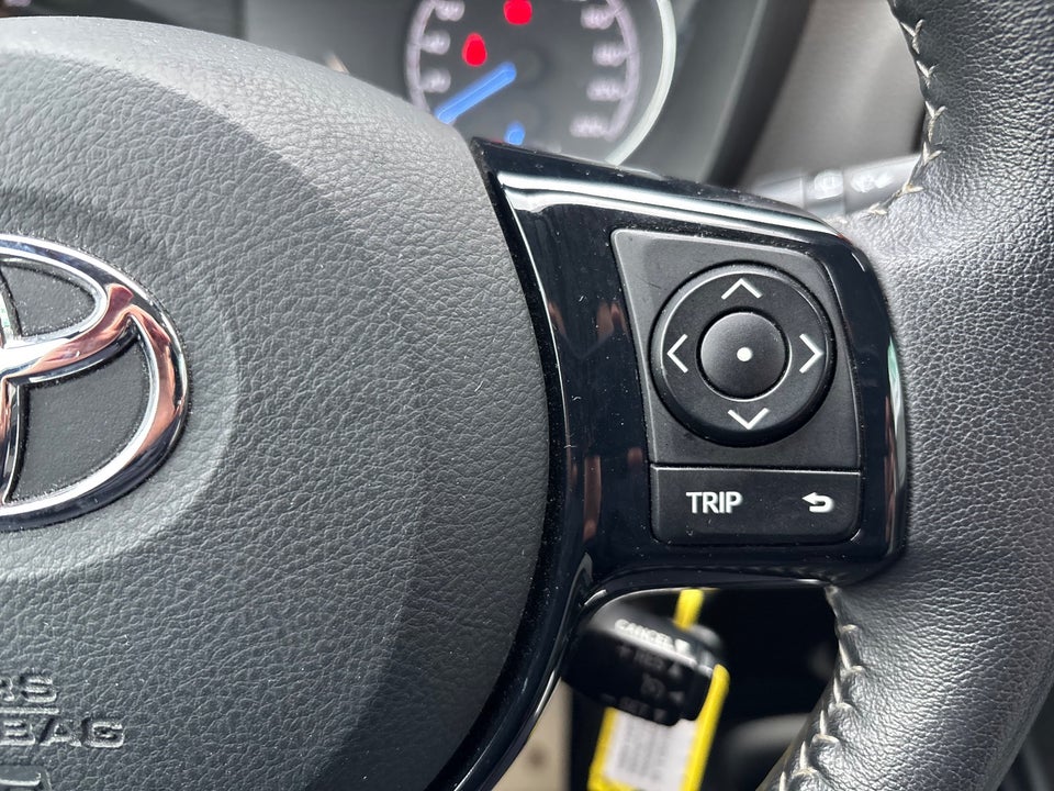 Toyota Yaris 1,5 Hybrid H1 e-CVT 5d