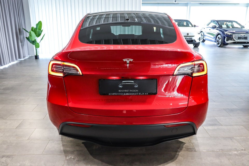 Tesla Model Y Long Range AWD 5d