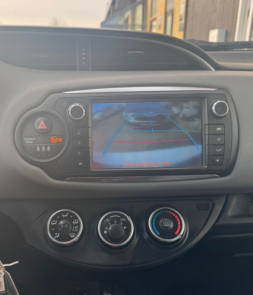 Toyota Yaris 1,0 VVT-i T2 Premium 5d