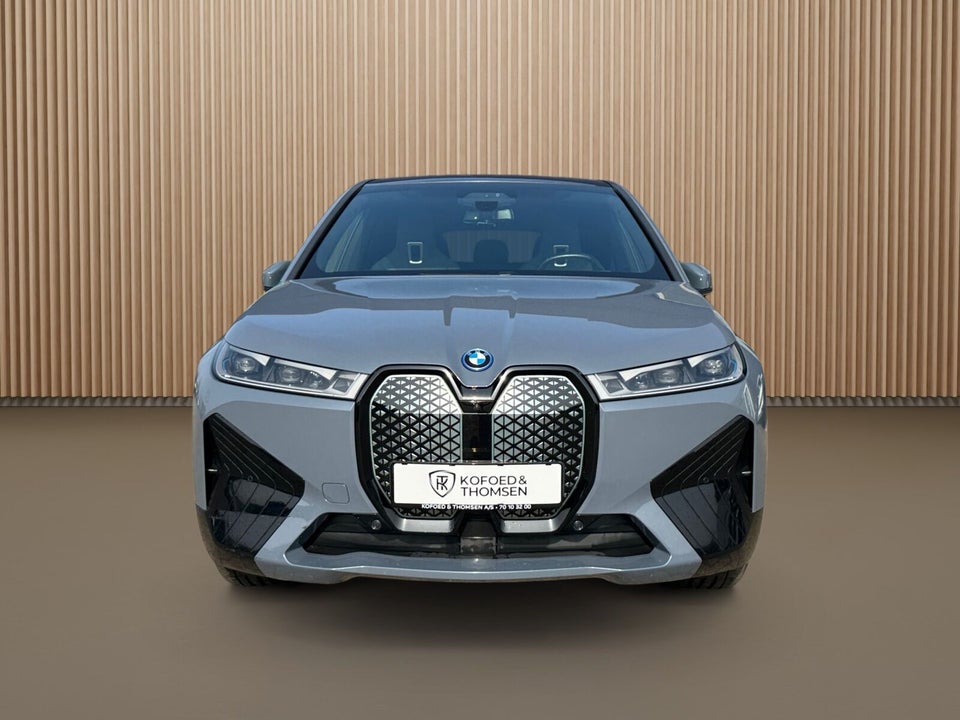 BMW iX xDrive50 Fully Charged 5d