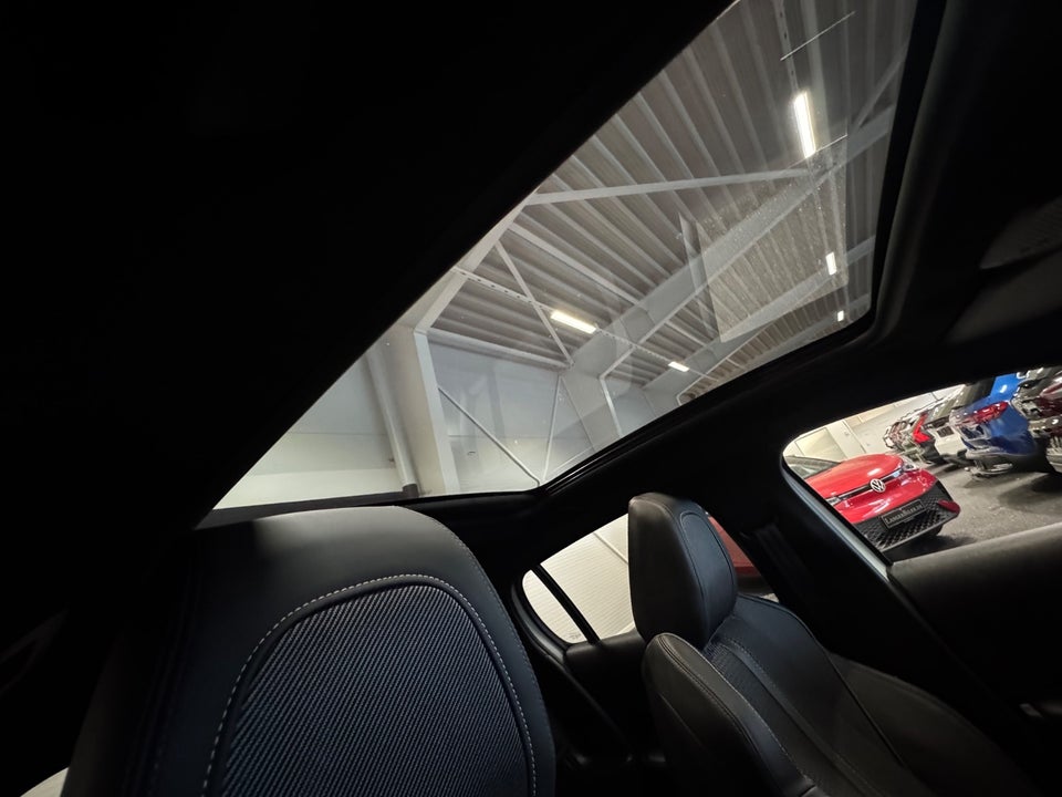 Peugeot e-208 50 GT Pack 5d