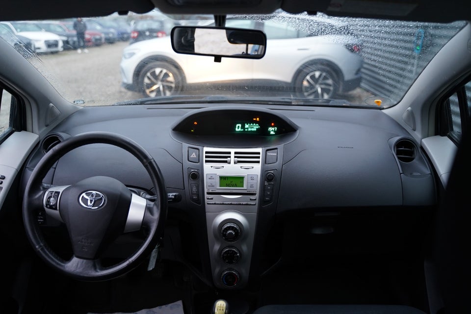 Toyota Yaris 1,3 Sol 5d