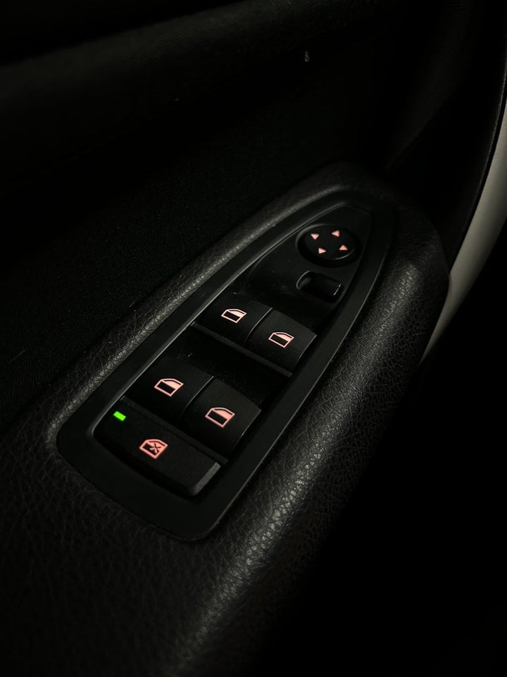 BMW 118d 2,0 Advantage aut. 5d