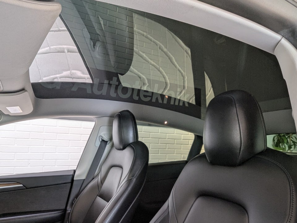 Tesla Model Y Long Range AWD 5d