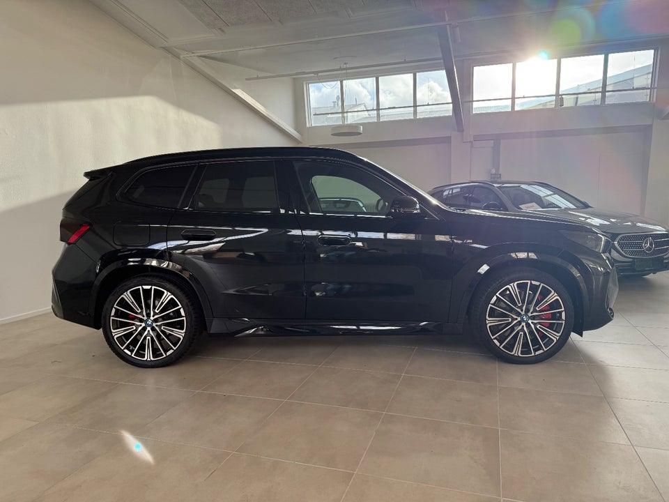 BMW iX1 xDrive30 Fully Charged 5d