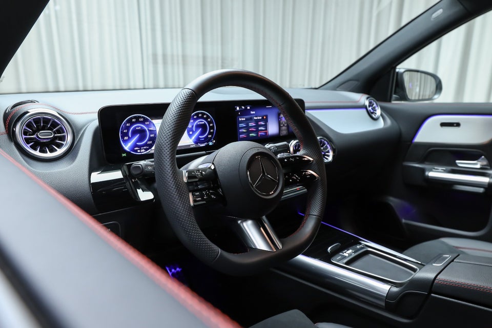 Mercedes EQA350 AMG Line 4Matic 5d