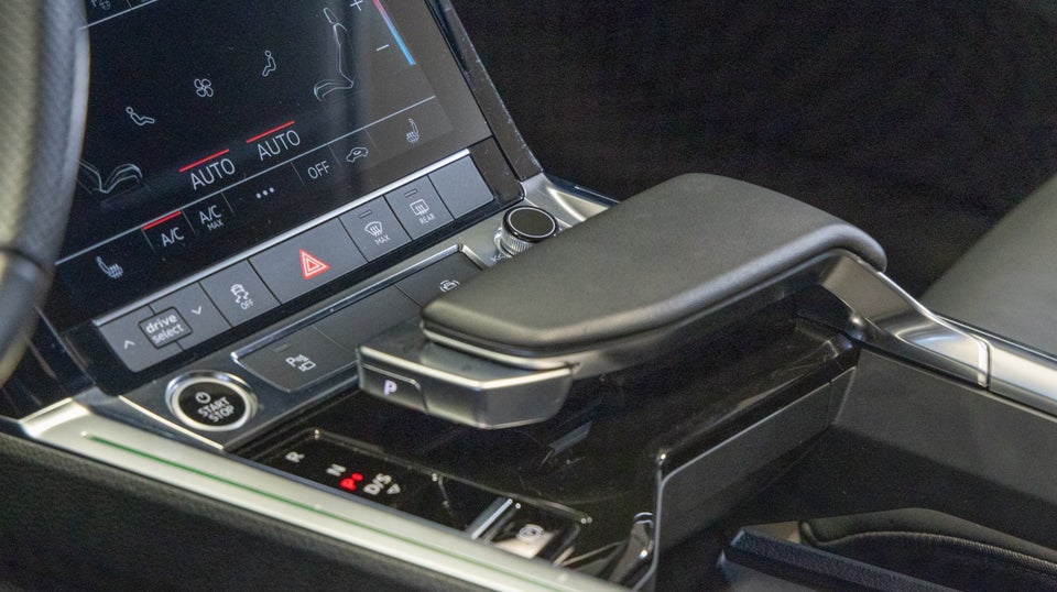 Audi e-tron 55 S-line quattro 5d