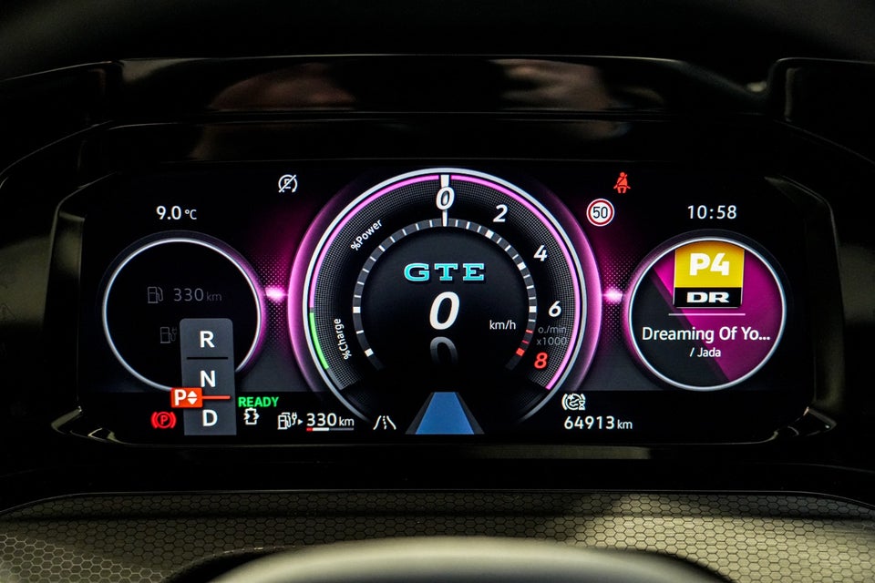 VW Golf VIII 1,4 GTE DSG 5d