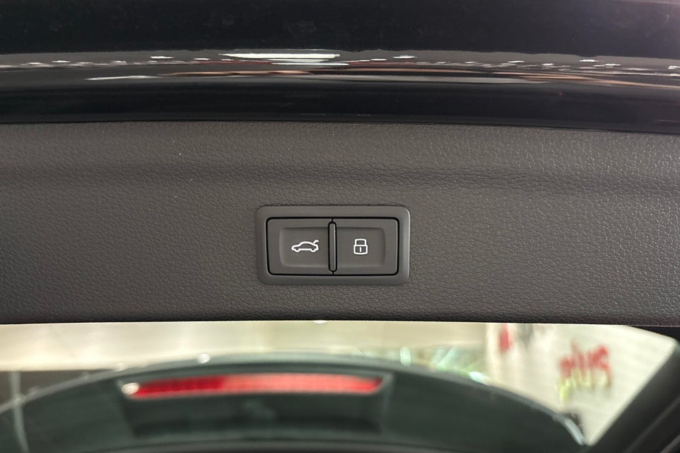 Audi Q3 45 TFSi e Attitude plus S-tr. 5d