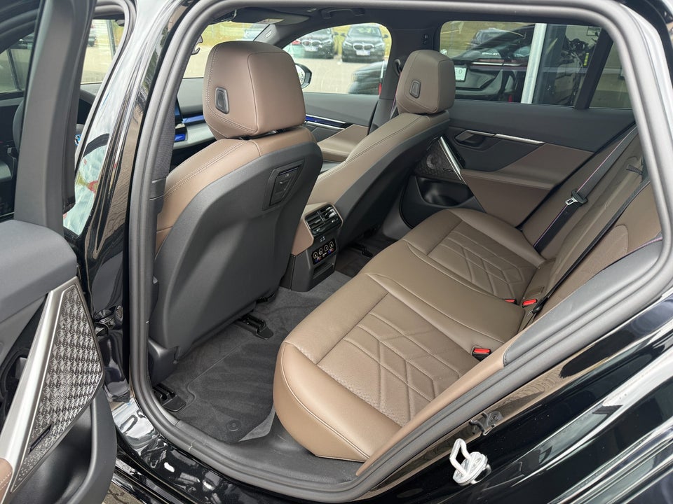 BMW i5 eDrive40 Touring Supercharged 5d