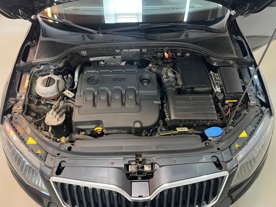 Skoda Octavia 2,0 TDi 150 Elegance Combi DSG 5d