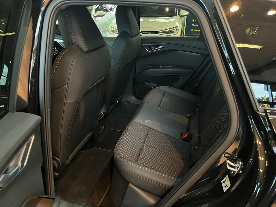 Audi Q4 e-tron 45 S-line 5d