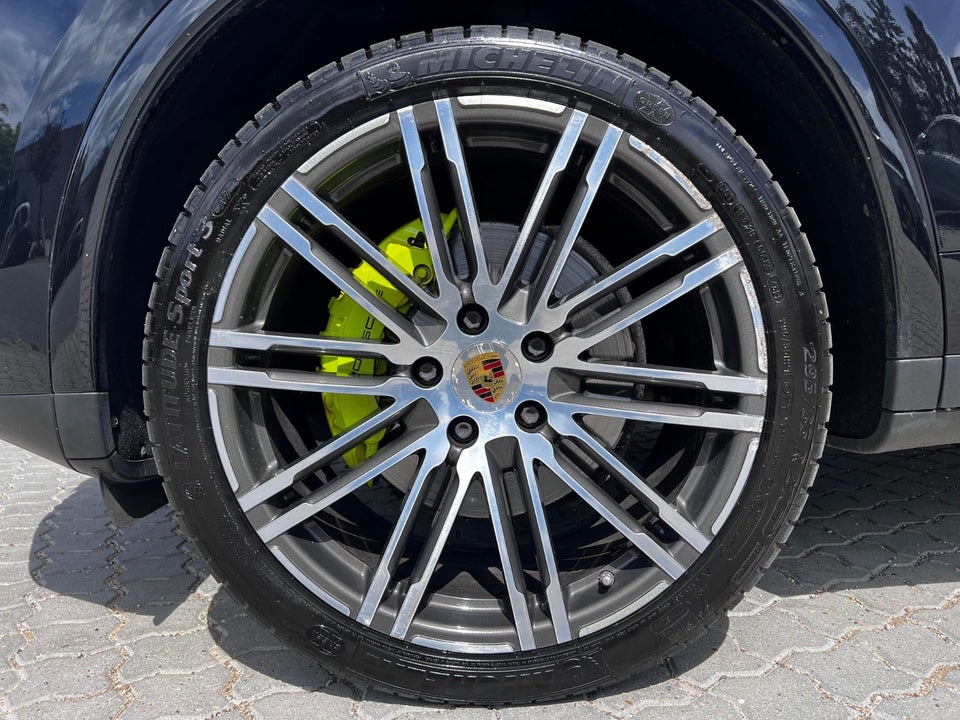 Porsche Cayenne S 3,0 E-Hybrid Platinum Tiptr. 5d