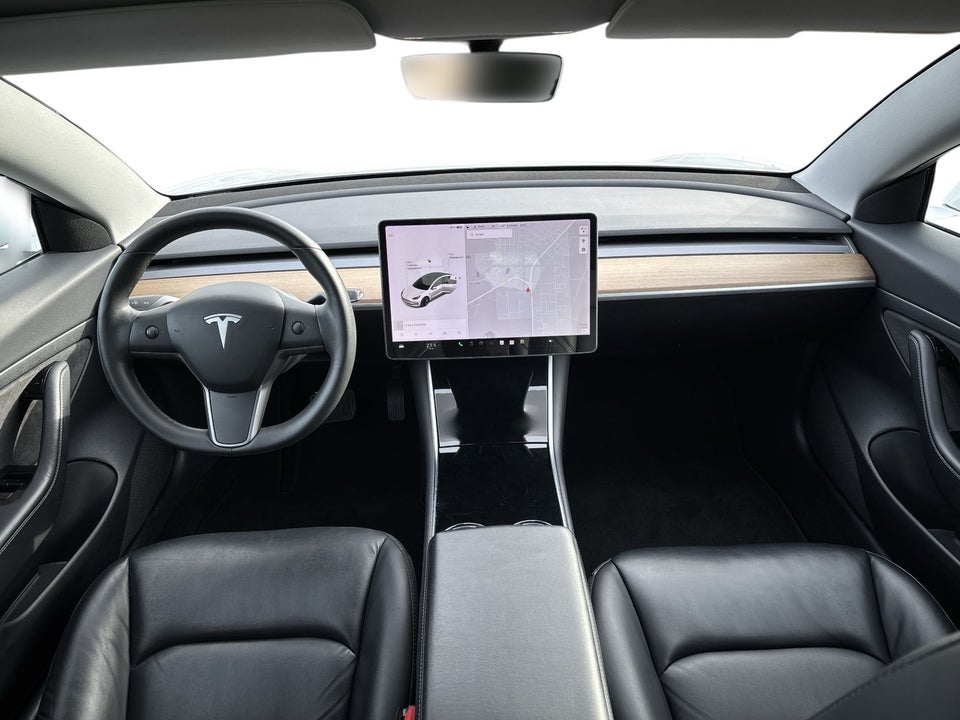 Tesla Model 3 Standard Range+ RWD 4d
